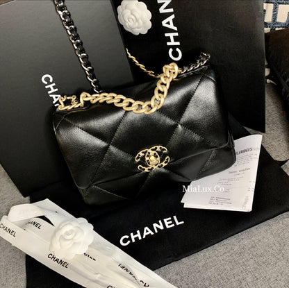 CHANEL▶︎✨| 19 LAMBSKIN HANDBAG 中款經典19小羊皮翻蓋鏈包 AS1160 *£5,360