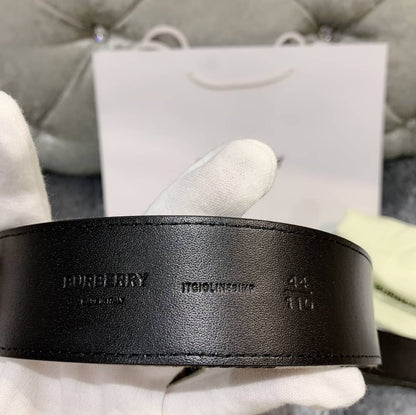 @Burberry Classic Belt 格紋雙面皮帶/P180 🔥下殺🉐9600