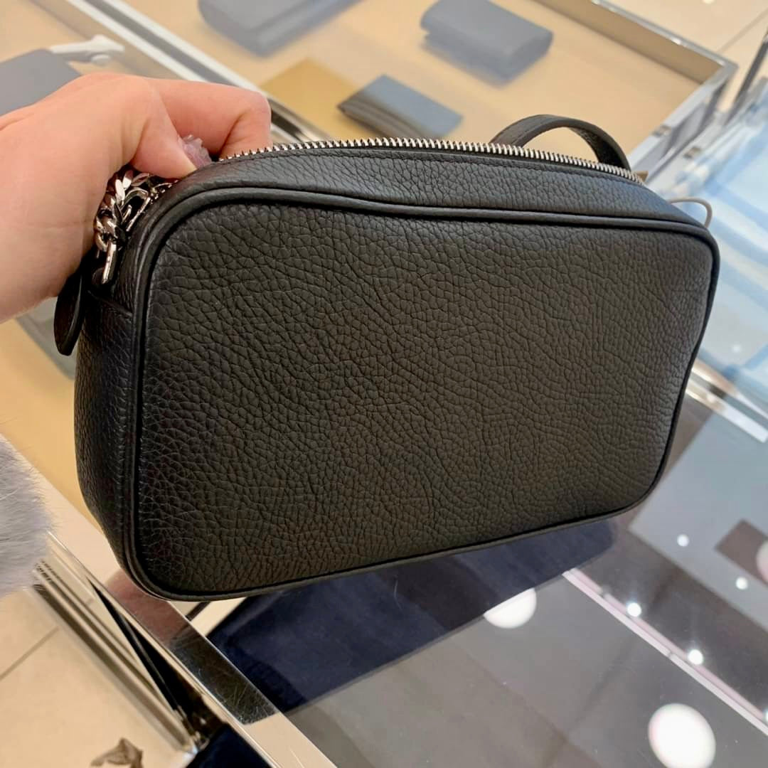 @Burberry Elongated Embossed Logo 小款壓印相機包/P665 🔥下殺🉐30930