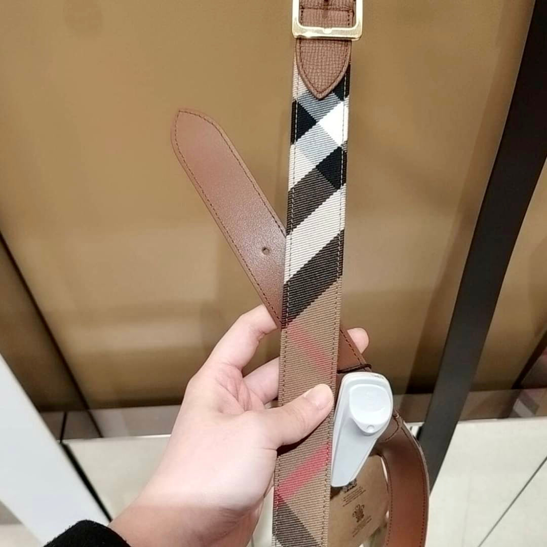 @Burberry Classic Belt 格紋雙面皮帶/P180 🔥下殺🉐9600