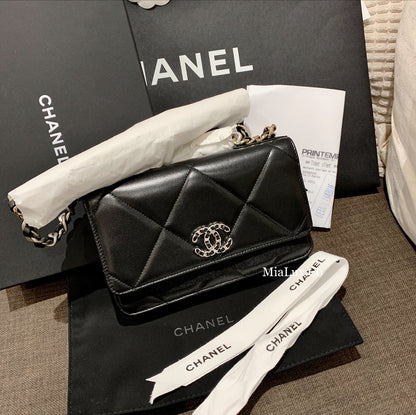 *現貨*CHANEL 19 WOC 經典19小羊皮鏈包-黑銀釦/3430 🉐138200