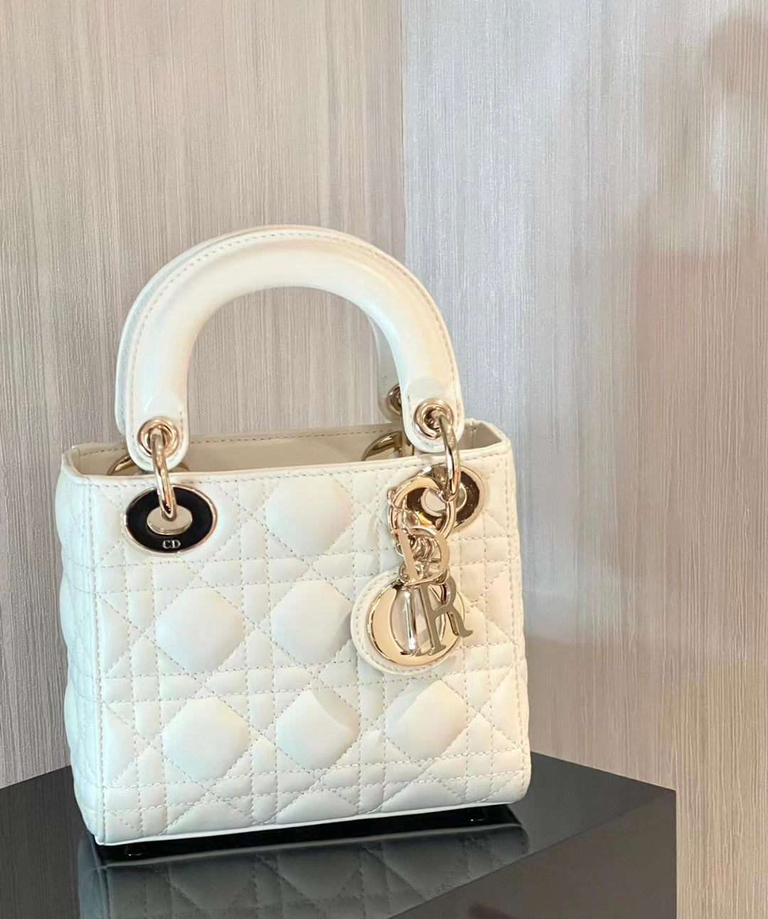 Dior Lady Dior Bag 迷你小羊皮黛妃包/4200E4700 🉐165500🇪🇺