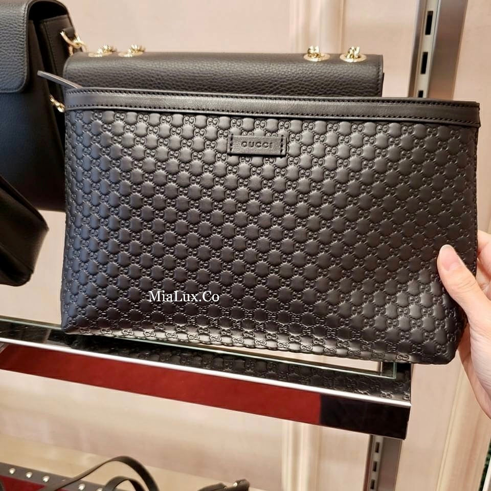 @Gucci Embossed Bag 男女款壓紋拉鍊側背包/P420 🔔限時折🉐19900