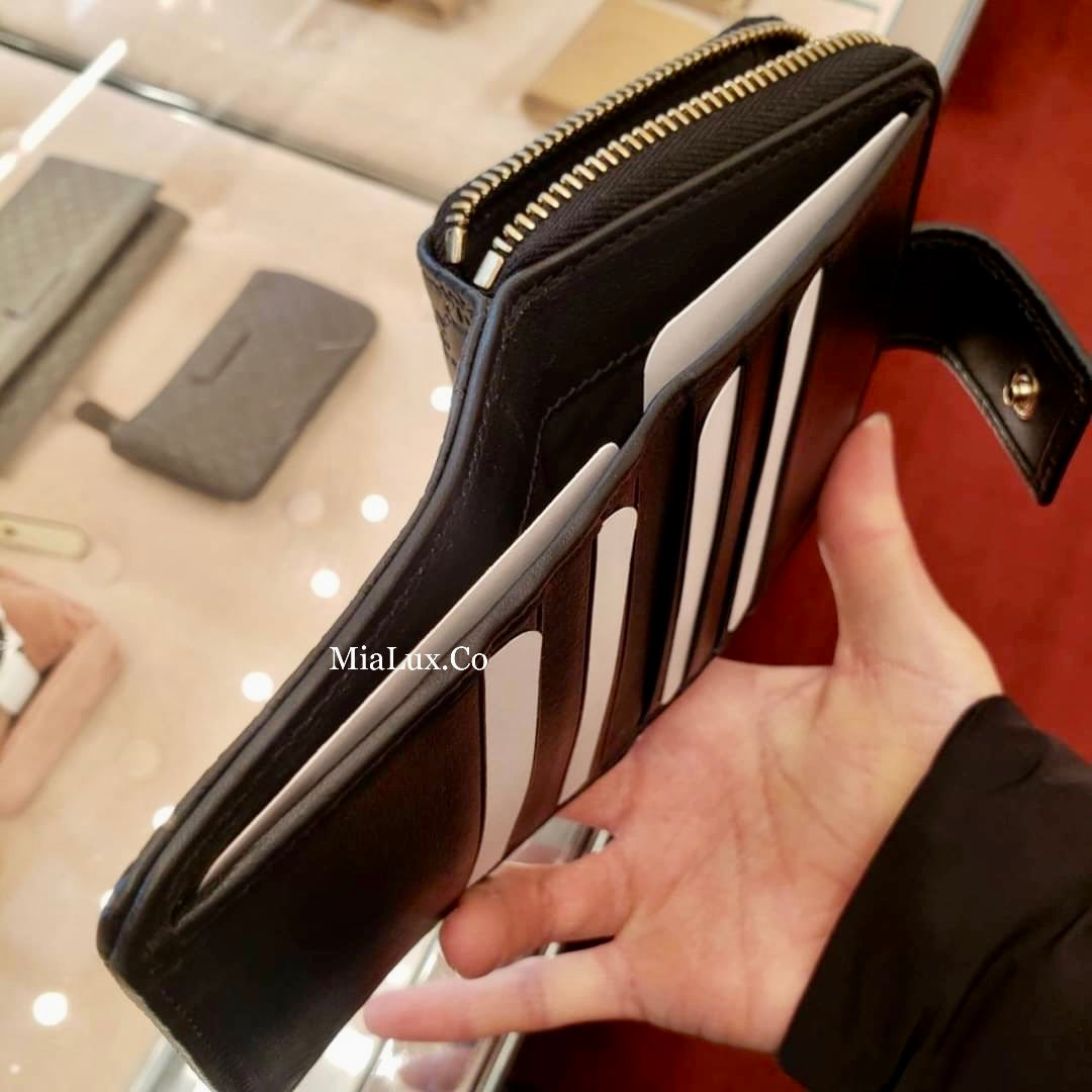 @Gucci Embossed Wallet 壓紋雙層拉鍊短夾/P230