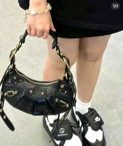 Balenciaga巴黎世家 Cagole XS 鱷魚紋金釦半月機車包/C1382 ㊙️折扣🉐56280💰