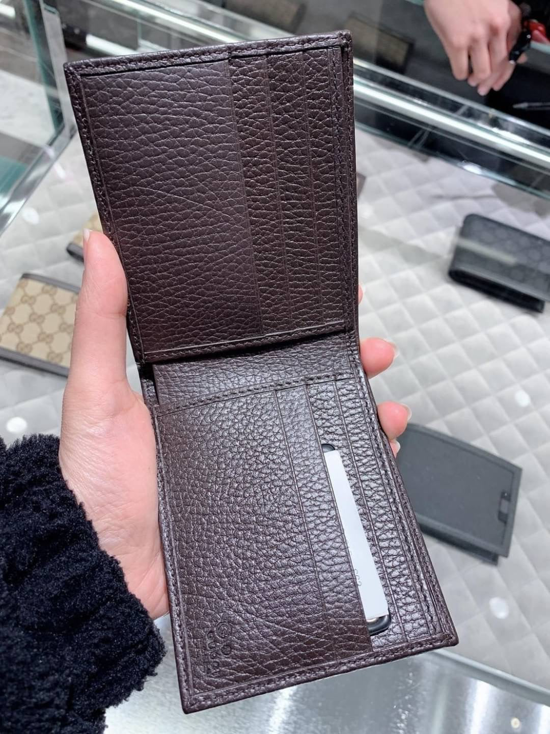 @Gucci Canvas Wallet 男女款老花六卡短夾/P170