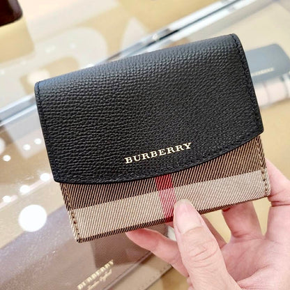 @Burberry Luna 小款格紋拼皮翻蓋短夾/P215 🔥下殺🉐11000