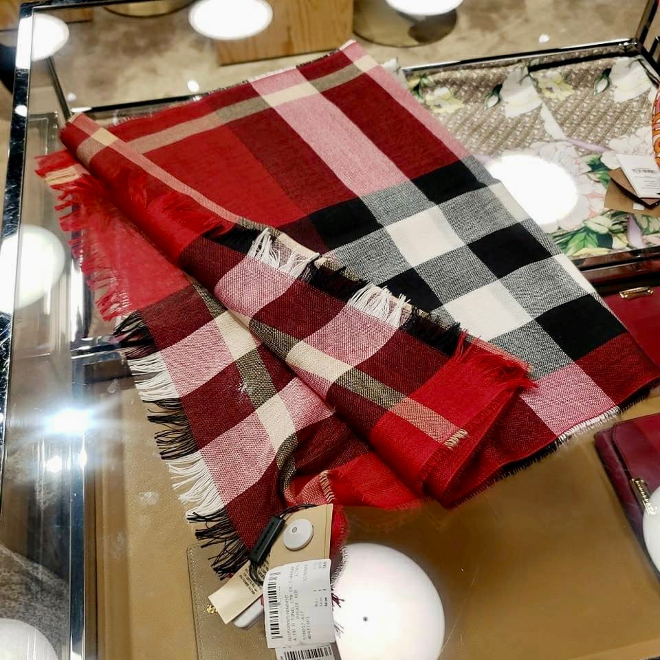 @Burberry Scarf 長條格紋羊毛圍巾/P200 🔥下殺🉐11000