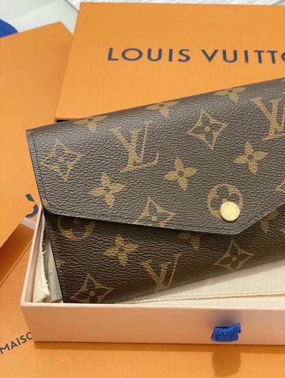 LV▪️Sarah 信封長夾/485 ✨🉐21370