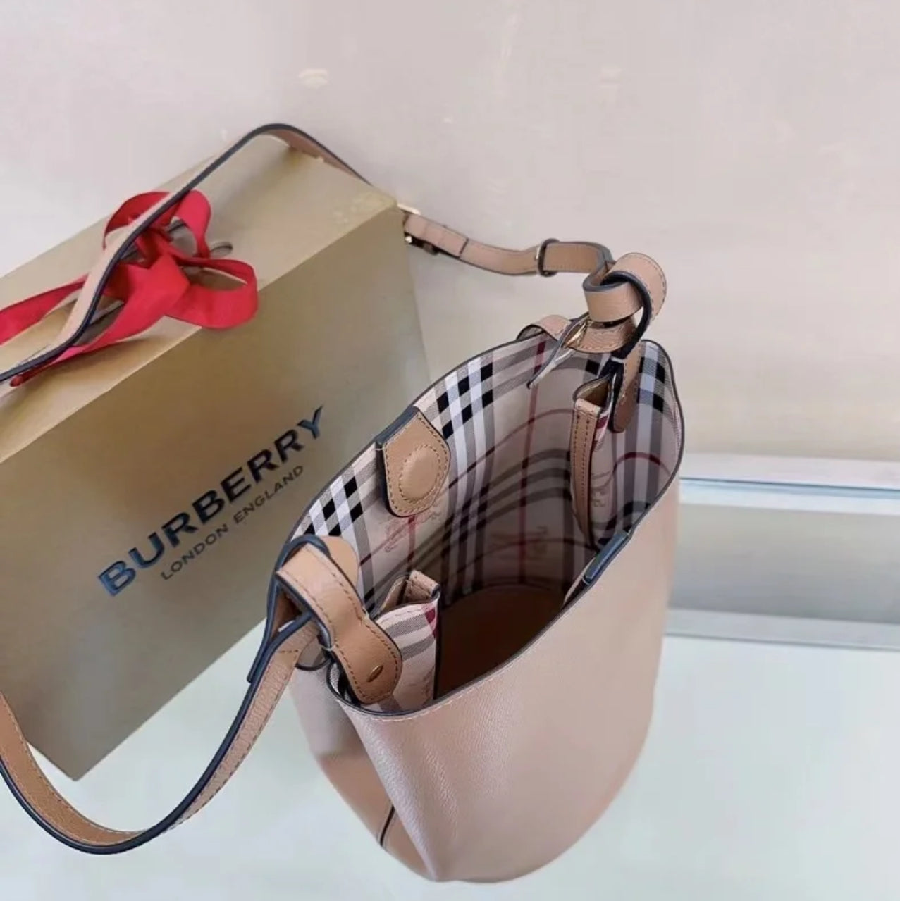 @Burberry Bucket 雙面水桶包/595P299 🔥下殺🉐14260