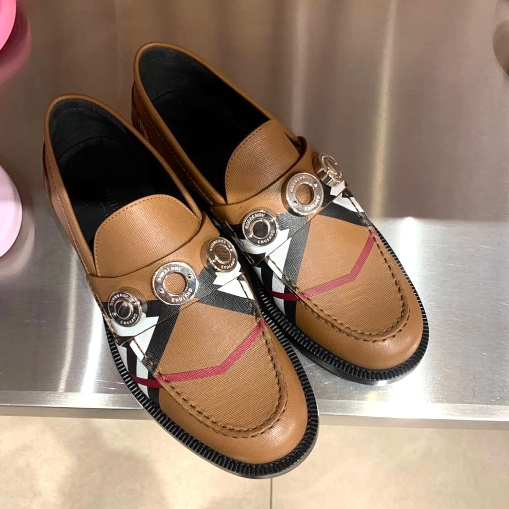 @Burberry Leather Loafers 女款皮革格紋樂福鞋/P410 🔥下殺🉐19450