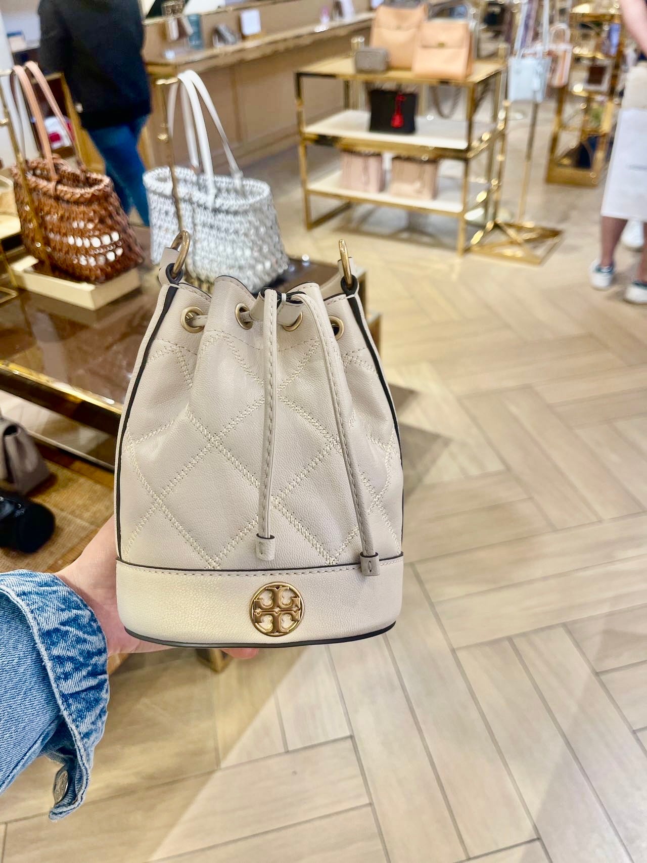 @ToryBurch▪️Willa Mini 格菱水桶包/545P359 🔥折上八折🉐13720