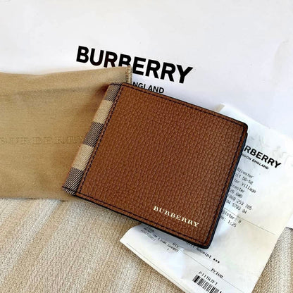 @Burberry MS Bifold 男女款格紋拼接燙金字雙開短夾/P159 🔥下殺🉐8660