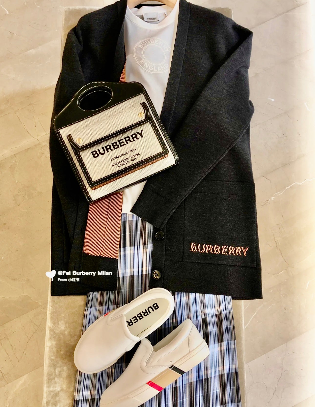 Burberry Pocket Mini 口袋包-灰/F990㊙️折扣🉐40600💰