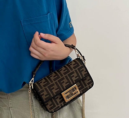 Fendi Baguette Mini 法棍包/1750E1850 🉐65750🇪🇺