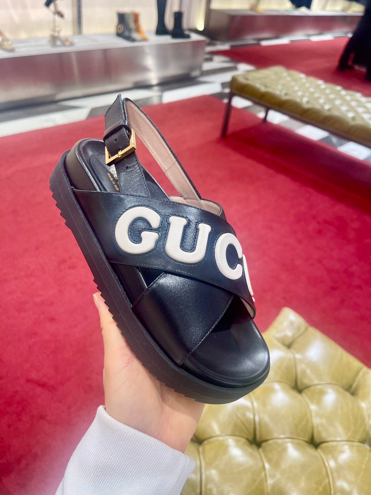 @Gucci Sideline 涼鞋/785P395 🔔限時折🉐18780