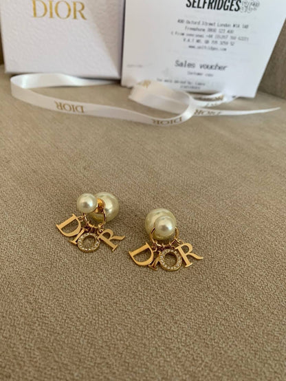 Dior Tribales Earrings 字母墜飾珍珠耳環/510E570 🉐20950🇪🇺