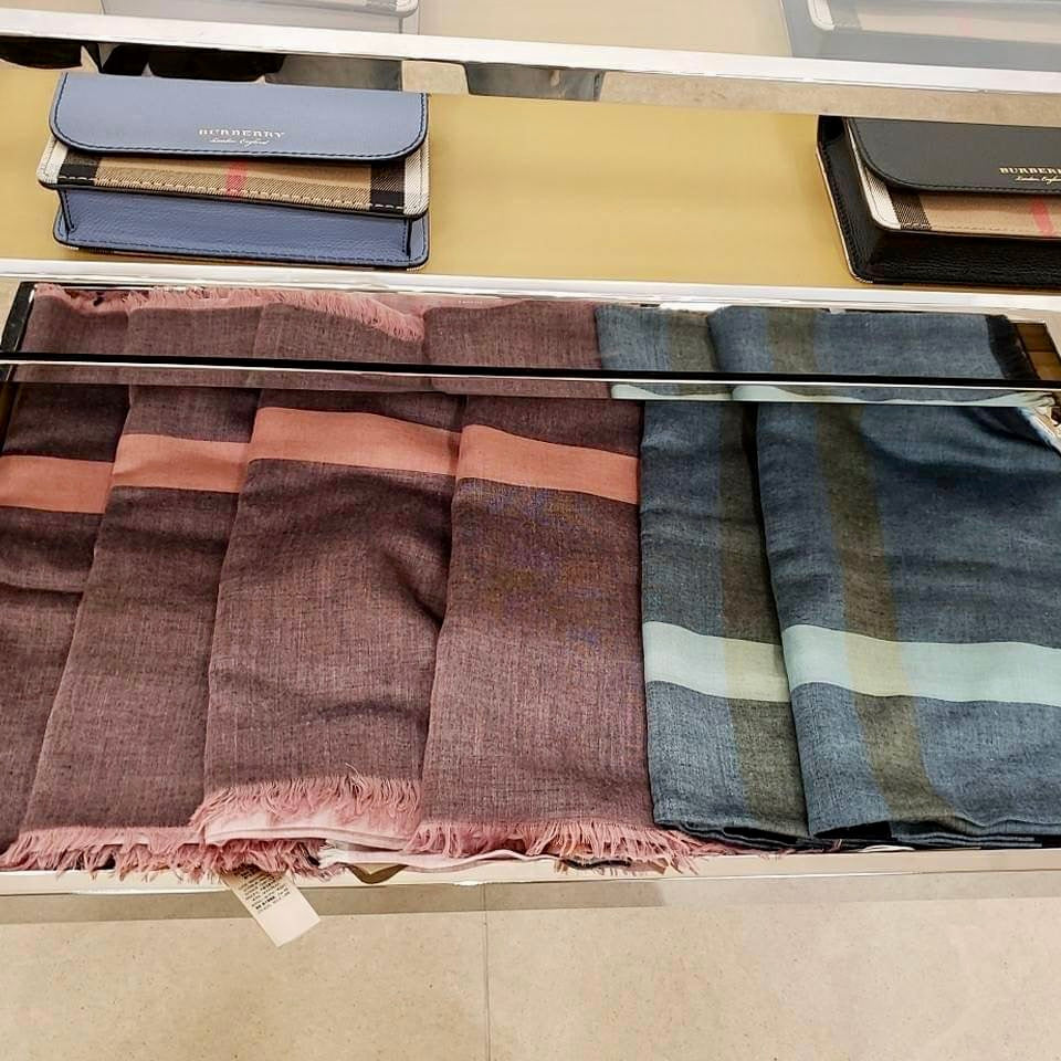 @Burberry Scarf 輕薄羊毛大方圍巾/P129 🔥下殺🉐7310