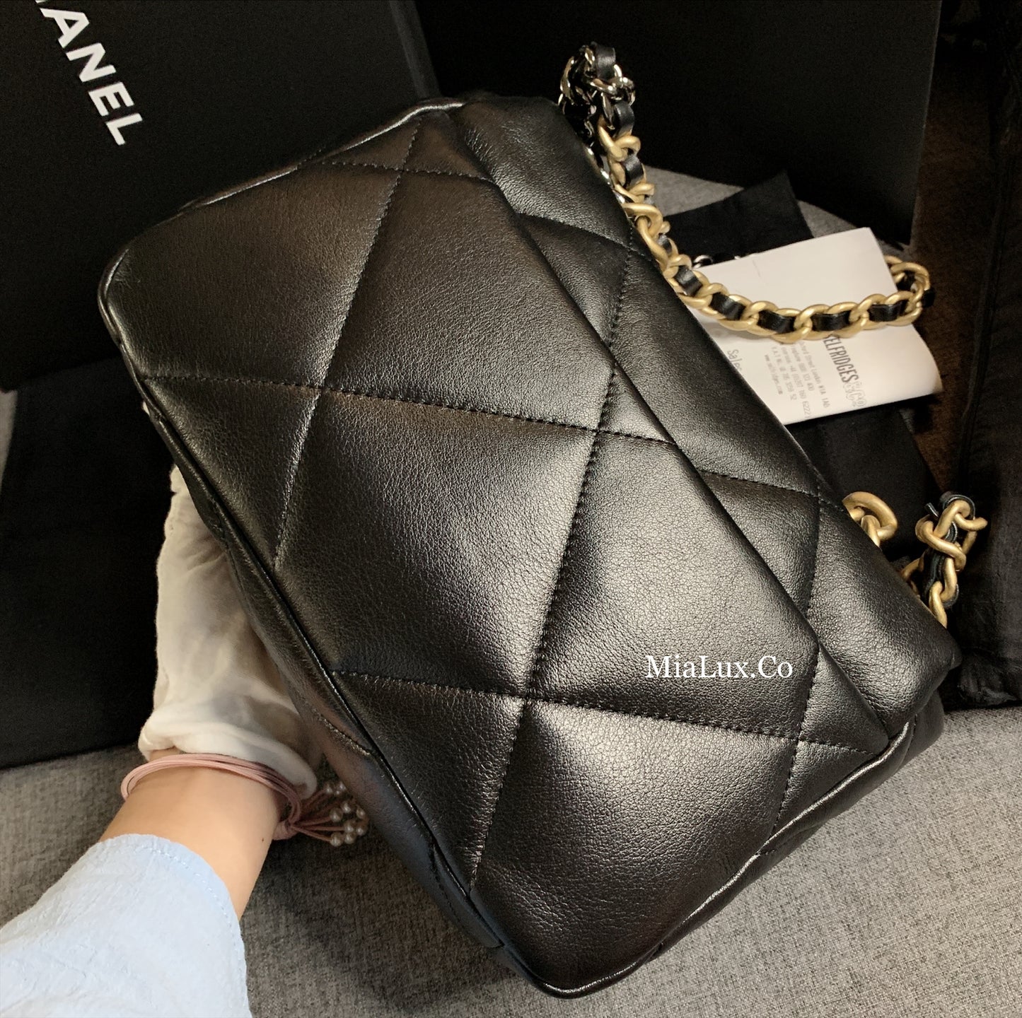 CHANEL▶︎✨| 19 LAMBSKIN HANDBAG 中款經典19小羊皮翻蓋鏈包 AS1160 *£5,360