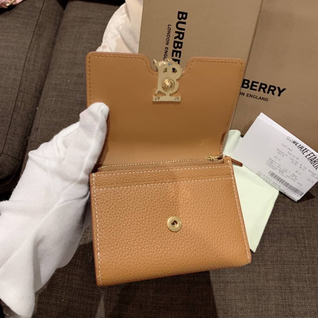 Burberry TB Folding Wallet 粒面牛皮三折皮夾/450H405 💚折扣🉐17010