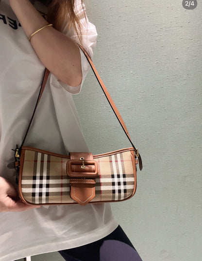 Burberry Sling 腋下包/C723 ㊙️折扣🉐29980🏷️