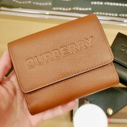 @Burberry Luna Embossed Logo 壓印雙開翻蓋短夾/400P280 🔥折上七折🉐9980