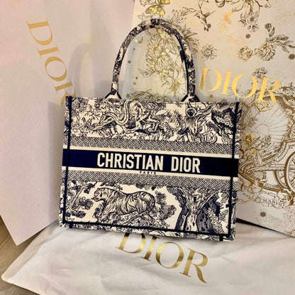 Dior Book Tote 小款緹花托特包/2400E2600 🉐92000🇪🇺