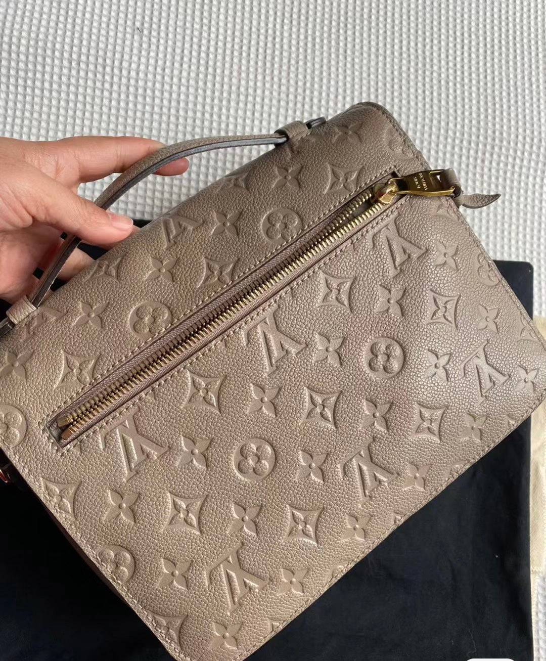 LV Pochette Métis 壓紋牛皮郵差包/2110 ✨🉐85400