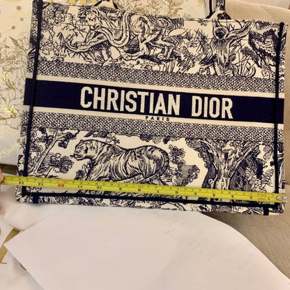 Dior Book Tote 小款緹花托特包/2400E2600 🉐92000🇪🇺