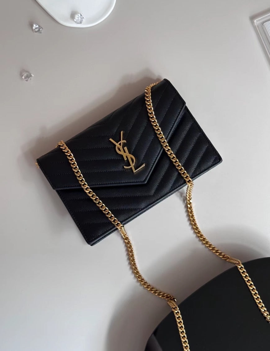 YSL Cassandre Envelope 粒面牛皮信封WOC包-金釦/815E890 🉐32150🇪🇺