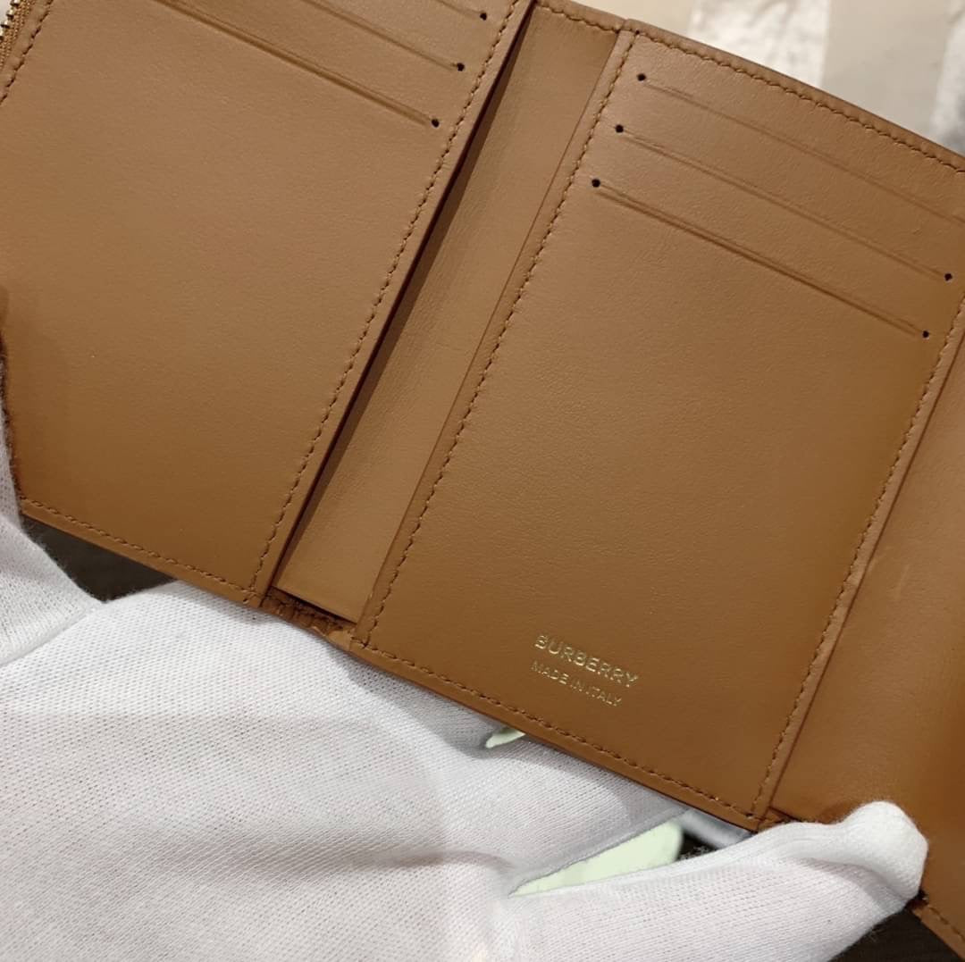 Burberry TB Folding Wallet 粒面牛皮三折皮夾/450H405 💚折扣🉐17010