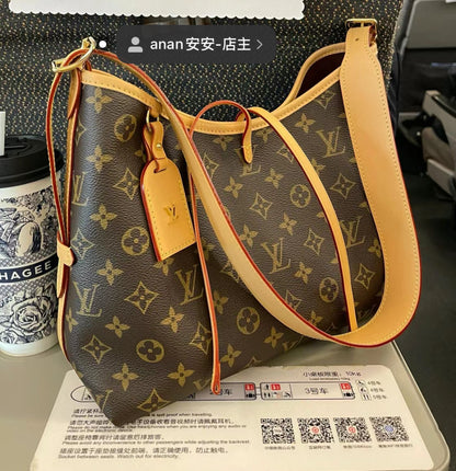 LV CarryAll PM 爆款小款肩背包/1880 ✨🉐78080