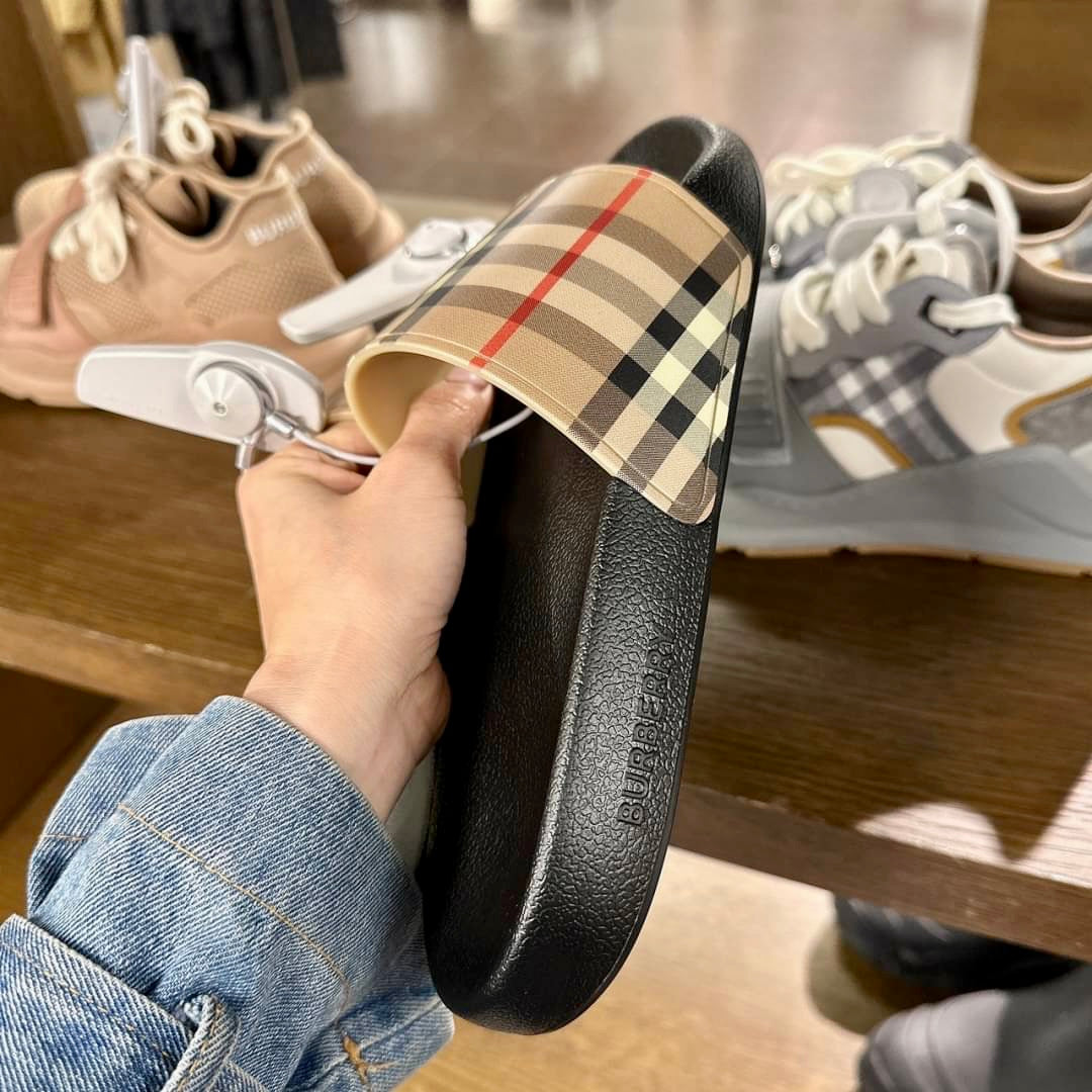 @Burberry Vintage Check Slides 經典格紋拖鞋/270P190 🔥下殺🉐9980