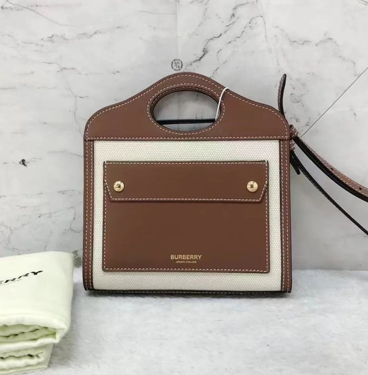 Burberry Pocket Micro 口袋包-白棕/820C537 ㊙️折扣🉐23020💰