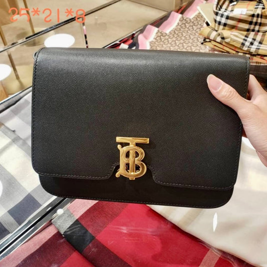 @Burberry TB 中款肩背翻蓋包/P1390 🔥下殺🉐63550