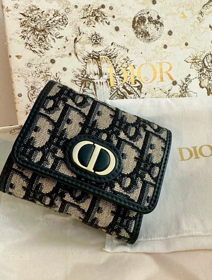 ❌Dior▪️30 Montaigne Lotus Wallet 蒙田藍提花蓮花三折短夾/490E540