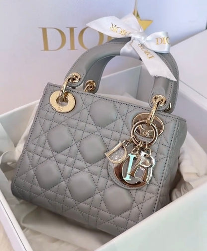 Dior Lady Dior Bag 迷你小羊皮黛妃包/4200E4700 🉐165500🇪🇺