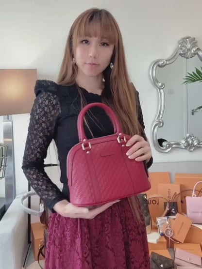 @Gucci▪️Embossed Bag S 小款壓紋牛皮貝殼包/P585 🔔限時折🉐27330