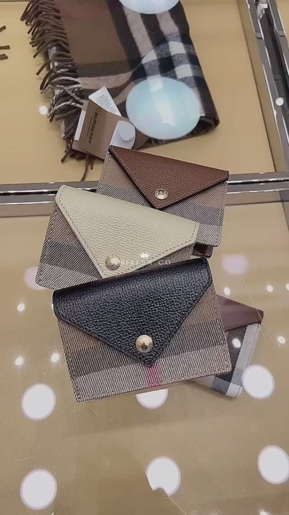 @Burberry▪️Jade Check Mini 格紋拼色WOC信封錢包/380P265 🔥下殺🉐12930