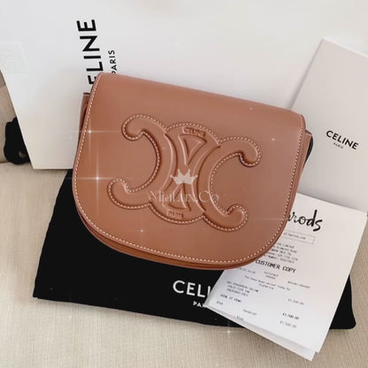 Celine▪️FOLCO CUIR TRIOMPHE 牛皮馬鞍包/1650E1700 🉐60500🇪🇺