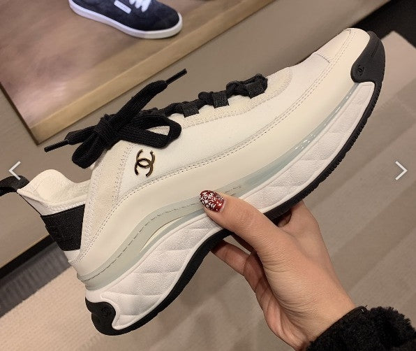 CHANEL✨ CALFSKIN TRAINERS 經典雙C球鞋 -