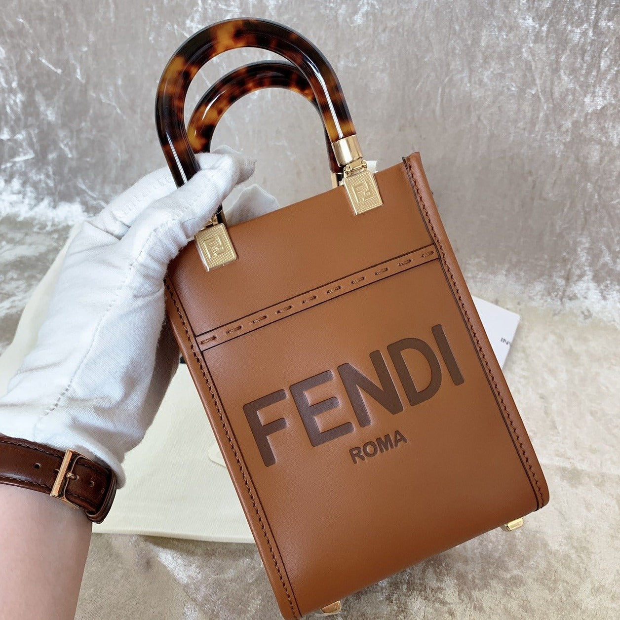 Fendi▪️Sunshine Shopper Mini 購物托特包/1290E1350 🉐39800🇪🇺🏷