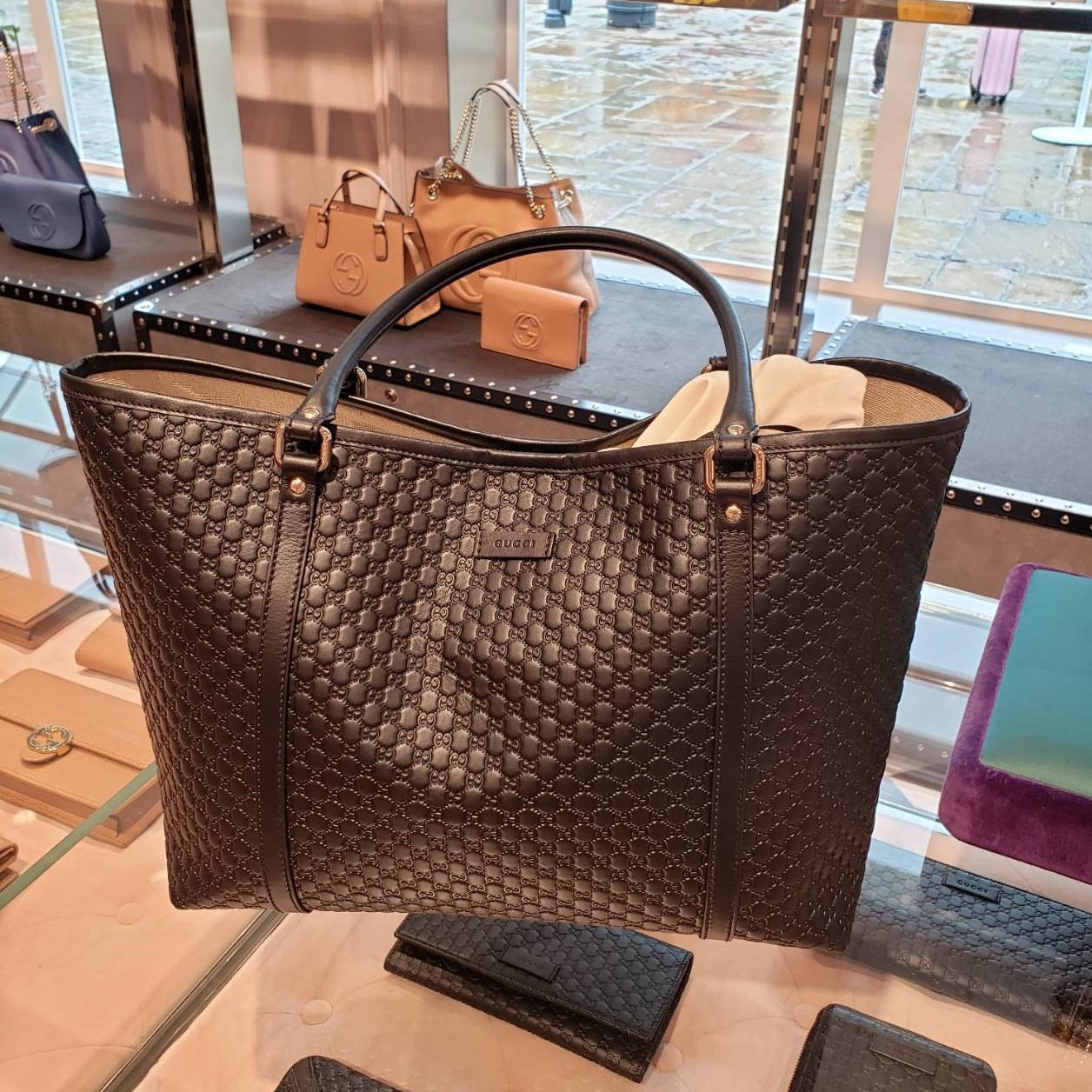 @Gucci▪️Embossed Handbag L 大款壓紋牛皮托特包/P630 🔔限時折🉐29350