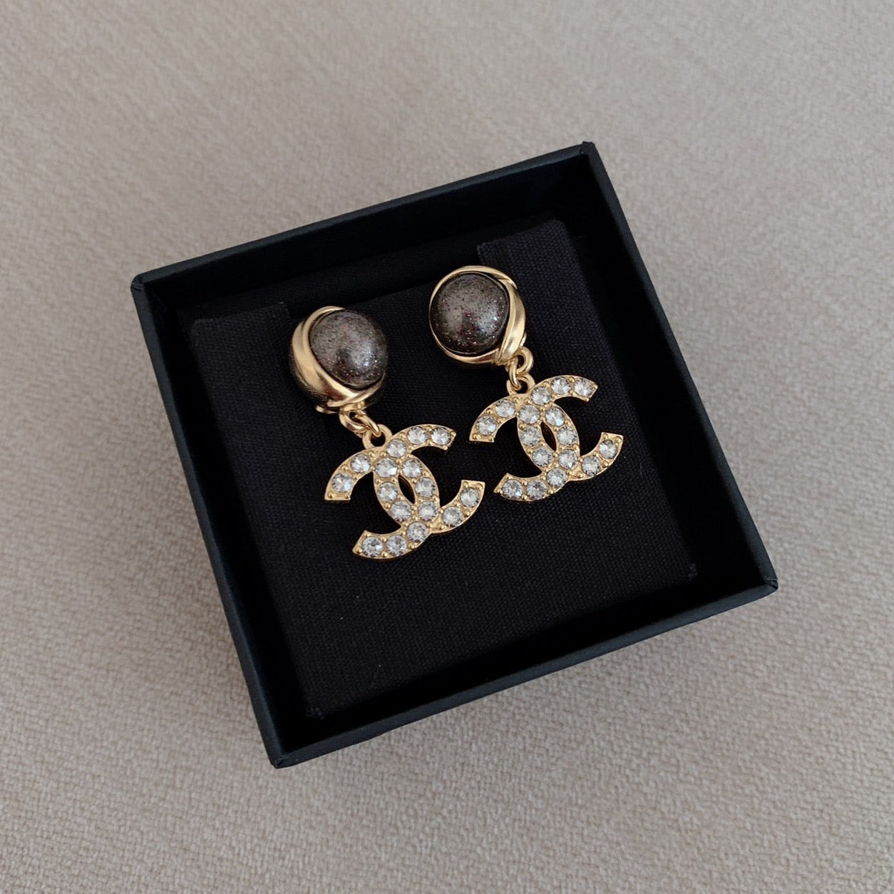 CHANEL✨ CC DROP METAL EARRINGS 垂墜CC耳環 AB8915 -