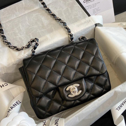 CHANEL▪️MINI FLAP 羊皮方胖子包/4080 🉐168000🔖